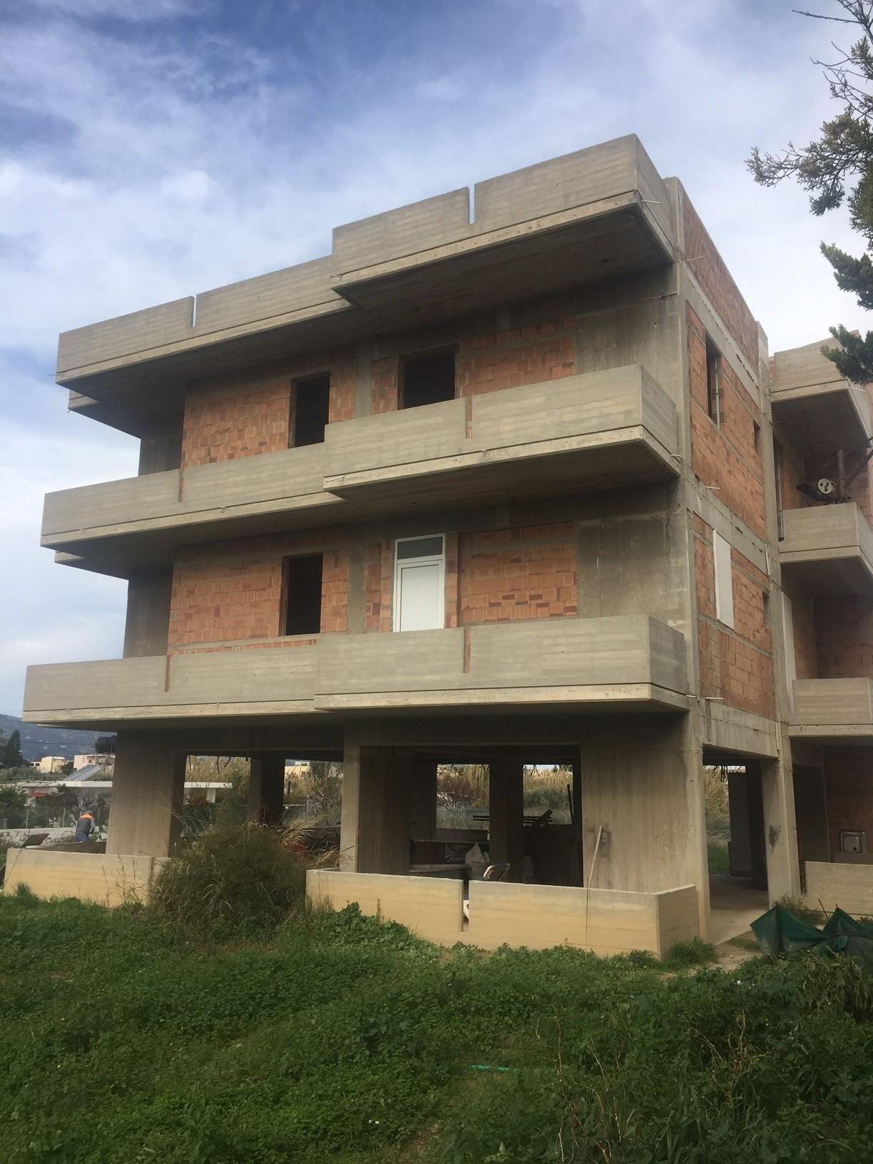 Υφιστάμενο αυθαίρετο τριώροφο κτίριο στο Ηράκλειο Κρήτης - Μελέτη στατικής επάρκειας κατά ΚΑΝ.ΕΠΕ